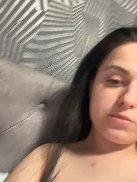 Snapshot of Velliaa chatting on May 2026 06:57:02 PM Velliaa online show from May 2026 06:57:02 PM