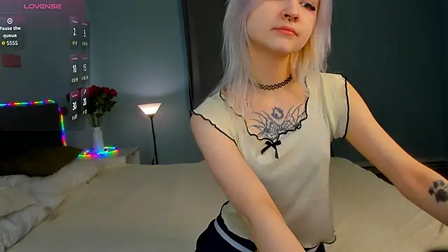 Snapshot of Mary_Wester chatting on April 2026 12:02:02 AM Mary Wester online show from April 2026 12:02:02 AM