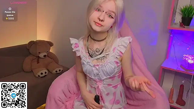 Snapshot of Mary_Wester chatting on April 2026 01:07:01 AM Mary Wester online show from April 2026 01:07:01 AM