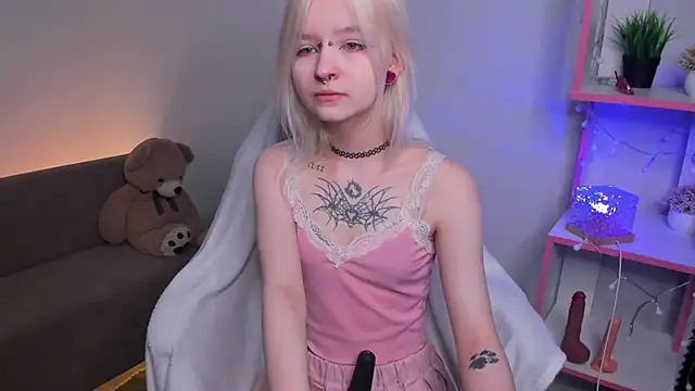 Snapshot of Mary_Wester chatting on May 2026 12:59:01 AM Mary Wester online show from May 2026 12:59:01 AM