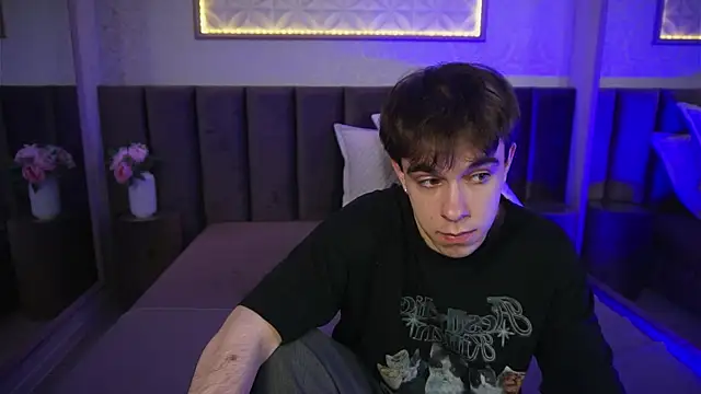 Snapshot of DaveBevy chatting on April 2026 08:23:01 AM DaveBevy online show from April 2026 08:23:01 AM