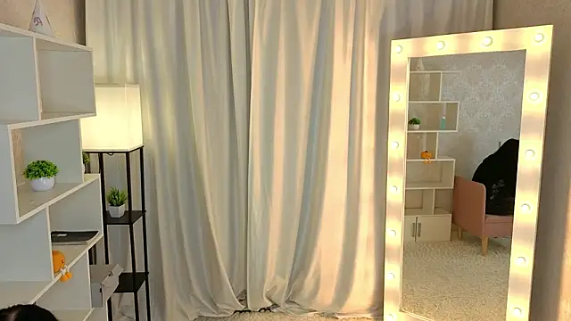 Snapshot of KoiNeko chatting on March 2026 08:58:02 PM KoiNeko online show from March 2026 08:58:02 PM