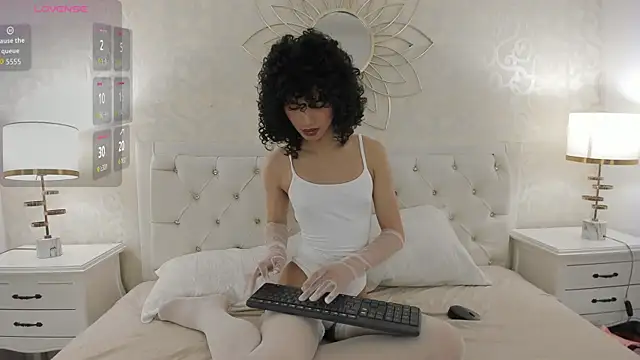 Snapshot of Julietta___ chatting on May 2026 12:35:02 PM Julietta online show from May 2026 12:35:02 PM