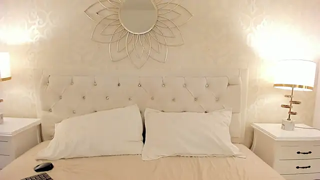 Snapshot of Julietta___ chatting on May 2026 12:11:02 PM Julietta online show from May 2026 12:11:02 PM