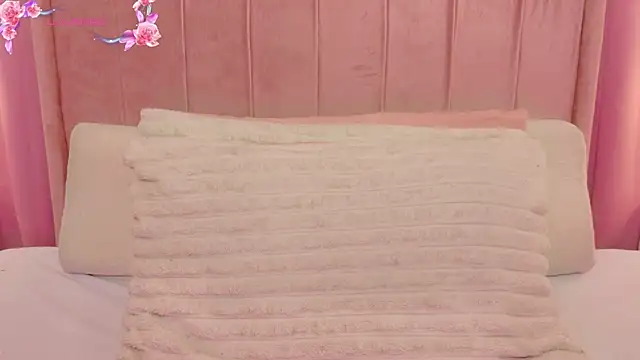 MoollyLove online show from April 2026 12:08:02 PM