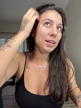 Carolzinhalux69 online show from April 2026 05:11:01 PM