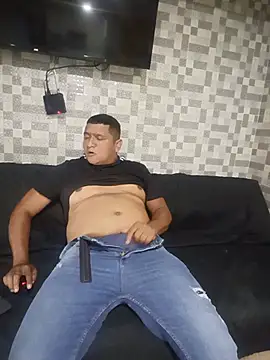 Snapshot of luis20212 chatting on June 2026 03:31:02 AM luis20212 online show from June 2026 03:31:02 AM