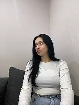 camila beautiful online show from April 2026 08:15:02 PM