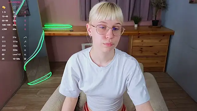 Snapshot of call_me_heaven chatting on May 2026 03:52:01 PM call me heaven online show from May 2026 03:52:01 PM