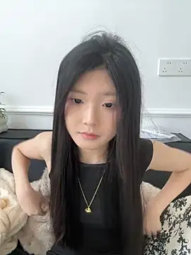 Snapshot of YouMi18 chatting on April 2026 03:51:01 AM YouMi18 online show from April 2026 03:51:01 AM