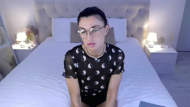 AriannaCruise online show from June 2026 06:54:01 PM