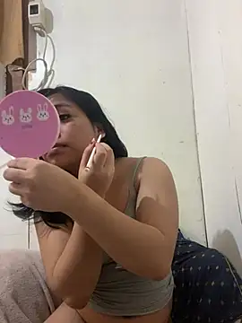 Snapshot of lulueraxxxx chatting on May 2026 03:06:02 PM lulueraxxxx online show from May 2026 03:06:02 PM