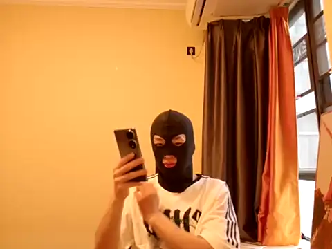 Snapshot of samouass chatting on April 2026 08:50:02 AM samouass online show from April 2026 08:50:02 AM
