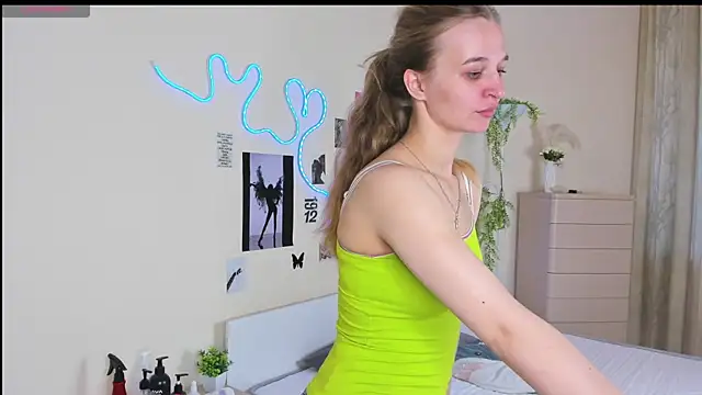 Snapshot of Velour_Switch chatting on April 2026 05:16:02 AM Velour Switch online show from April 2026 05:16:02 AM