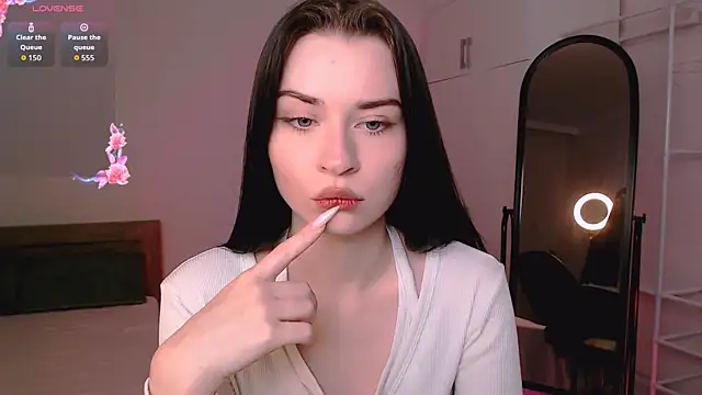 Snapshot of Tina_Charm chatting on June 2026 06:22:02 PM Tina Charm online show from June 2026 06:22:02 PM