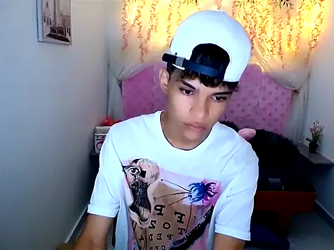 chris evans77 online show from April 2026 12:17:01 PM