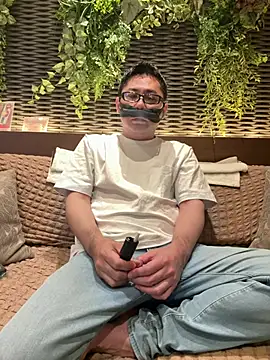 Snapshot of RYUICHI_1919 chatting on April 2026 06:06:01 AM RYUICHI 1919 online show from April 2026 06:06:01 AM