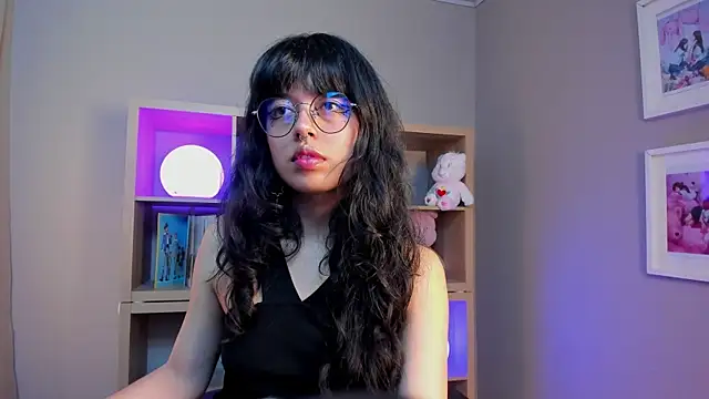 Saphyralux online show from June 2026 04:50:01 AM