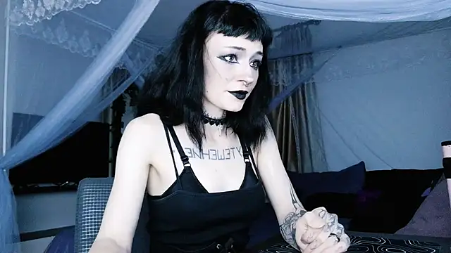 Snapshot of H3xD0ll chatting on April 2026 01:20:01 PM H3xD0ll online show from April 2026 01:20:01 PM