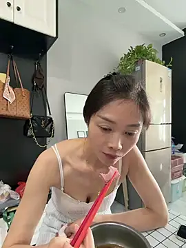 Snapshot of yuanpu0925 chatting on April 2026 04:32:02 AM yuanpu0925 online show from April 2026 04:32:02 AM