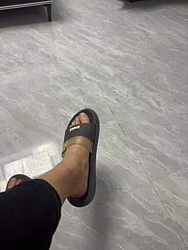 Snapshot of yingzi003 chatting on April 2026 02:00:01 PM yingzi003 online show from April 2026 02:00:01 PM