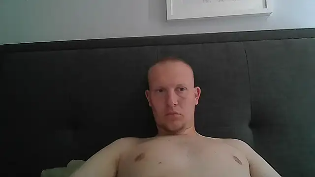 Snapshot of Ousto18 chatting on July 2026 06:42:02 AM Ousto18 online show from July 2026 06:42:02 AM