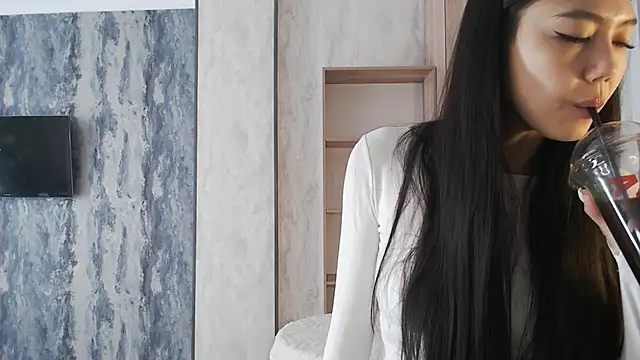 Snapshot of SecretTiny chatting on May 2026 02:40:01 AM SecretTiny online show from May 2026 02:40:01 AM