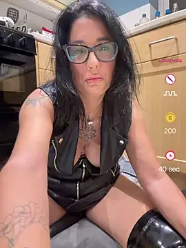 IvyBelleMilf online show from June 2026 09:41:01 PM