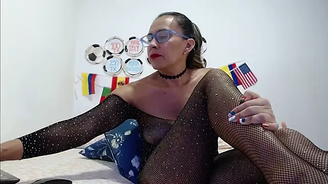 Snapshot of ThaliaGray_ chatting on June 2026 10:10:01 AM ThaliaGray online show from June 2026 10:10:01 AM