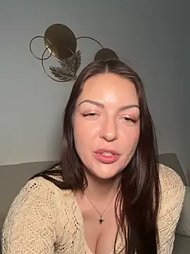 Snapshot of xLunaBliss chatting on April 2026 05:32:01 PM xLunaBliss online show from April 2026 05:32:01 PM