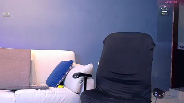 Snapshot of Axel_saenzz chatting on June 2026 07:29:01 PM Axel saenzz online show from June 2026 07:29:01 PM