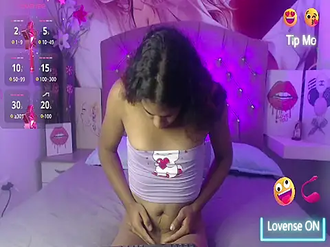 Snapshot of Renata_Valentina chatting on May 2026 11:27:01 AM Renata Valentina online show from May 2026 11:27:01 AM