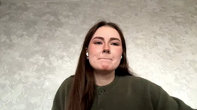 Snapshot of CaroylnEnz chatting on March 2026 08:04:01 AM CaroylnEnz online show from March 2026 08:04:01 AM