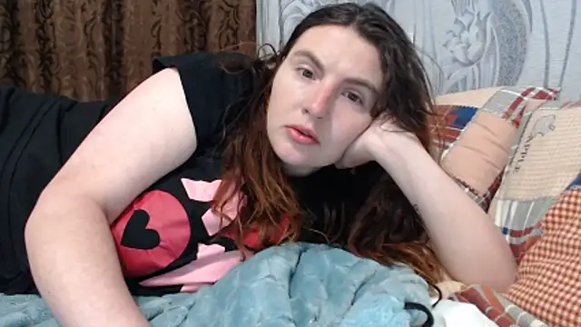 Snapshot of HettySouressx chatting on April 2026 08:09:02 PM HettySouressx online show from April 2026 08:09:02 PM