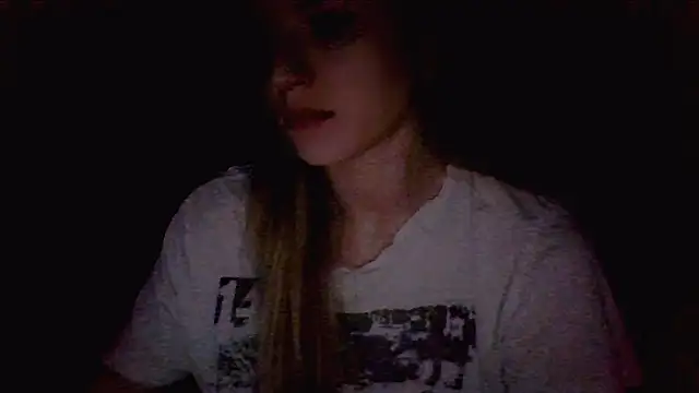 Alisa Swan  online show from April 2026 06:49:02 PM