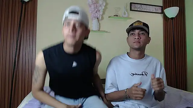 TwoHotTrouble  online show from March 2026 10:00:02 PM