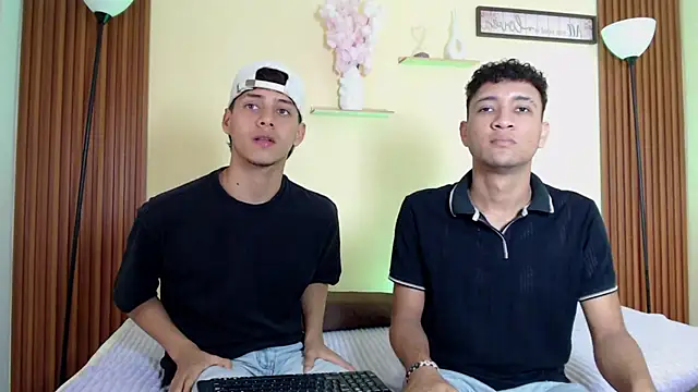 TwoHotTrouble  online show from March 2026 09:26:02 PM