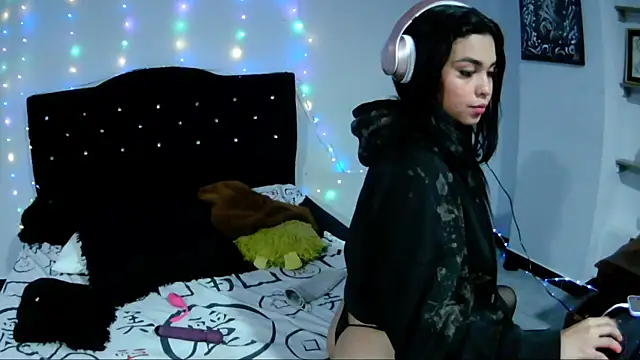 Luna Velvet7 online show from May 2026 11:20:01 PM