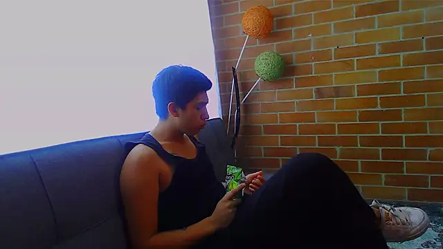 ethann2  online show from April 2026 04:04:02 PM