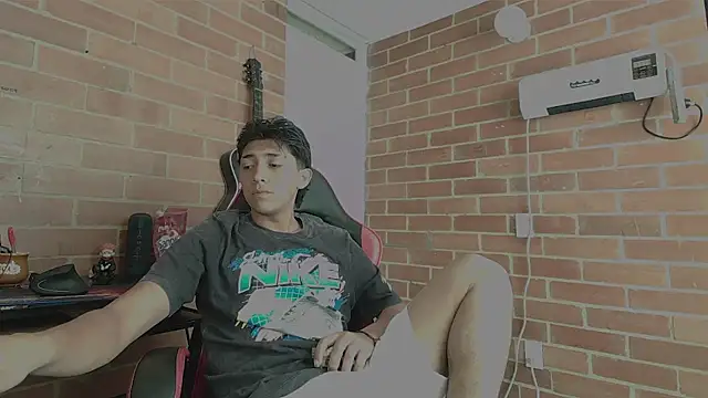 ethann2  online show from June 2026 03:40:02 PM