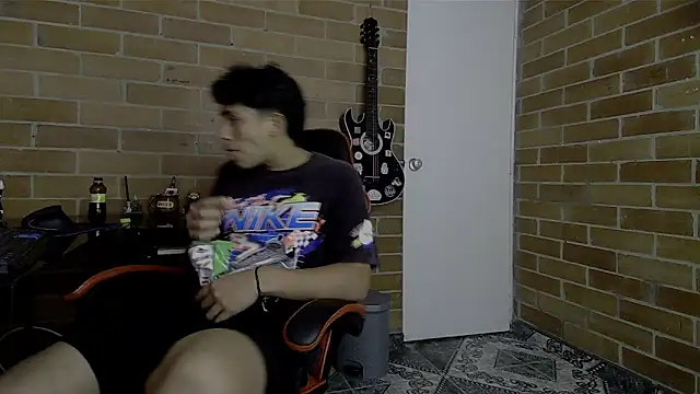 ethann2  online show from June 2026 07:06:02 PM