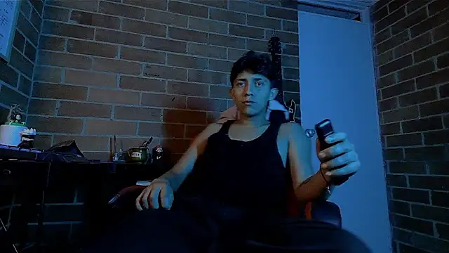 ethann2  online show from June 2026 11:38:02 PM
