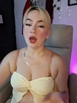 Snapshot of Carolina_2403 chatting on July 2026 10:55:01 PM Carolina 2403 online show from July 2026 10:55:01 PM