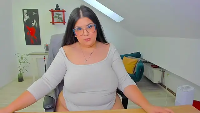 Snapshot of MariyaWill chatting on May 2026 03:20:02 PM MariyaWill online show from May 2026 03:20:02 PM