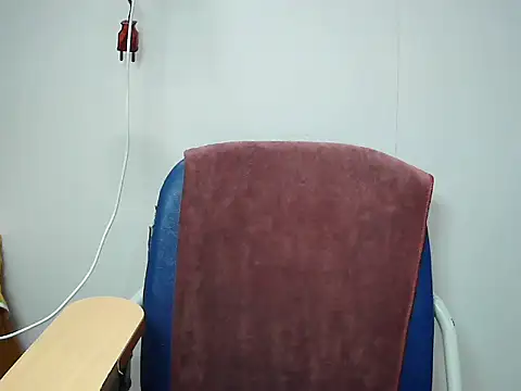 Lyna 2k online show from May 2026 05:18:02 PM