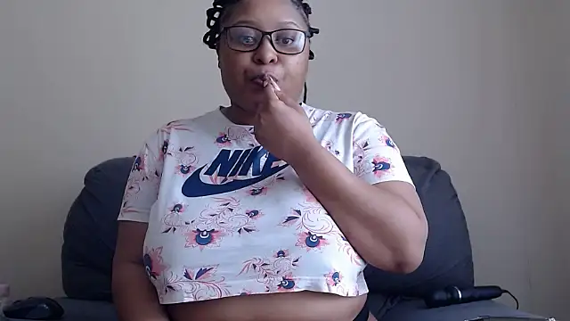 xxZoeyx online show from November 2025 05:40:01 AM