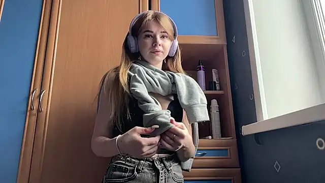 Snapshot of fanybuny chatting on April 2026 07:39:01 AM fanybuny online show from April 2026 07:39:01 AM