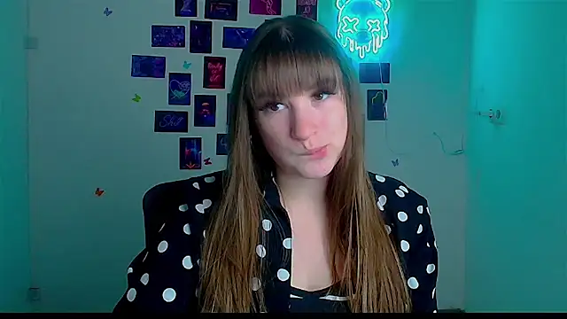 Snapshot of Tiffani_Angel chatting on April 2026 05:32:02 AM Tiffani Angel online show from April 2026 05:32:02 AM
