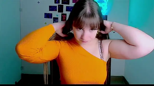 Snapshot of Tiffani_Angel chatting on May 2026 05:37:01 AM Tiffani Angel online show from May 2026 05:37:01 AM