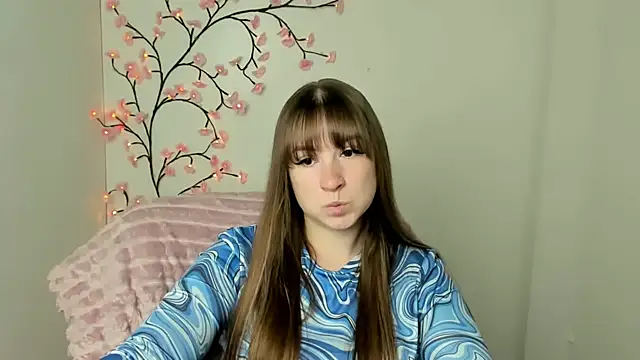 Snapshot of Tiffani_Angel chatting on May 2026 05:45:01 AM Tiffani Angel online show from May 2026 05:45:01 AM